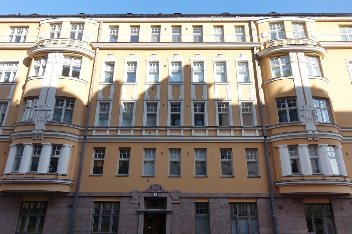 Apartment Stylish Design Next To The Parliament House Helsinki
